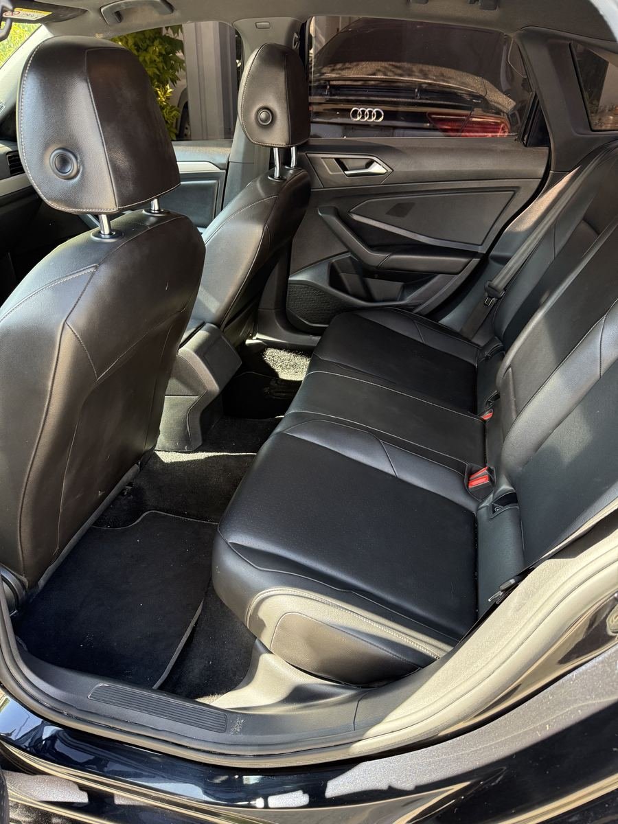 Interior · Volkswagen Jetta R-Line 2019