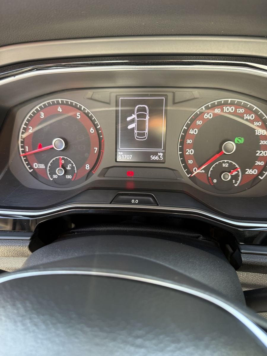 Odómetro · 61,707 km · Volkswagen Jetta R-Line 2019